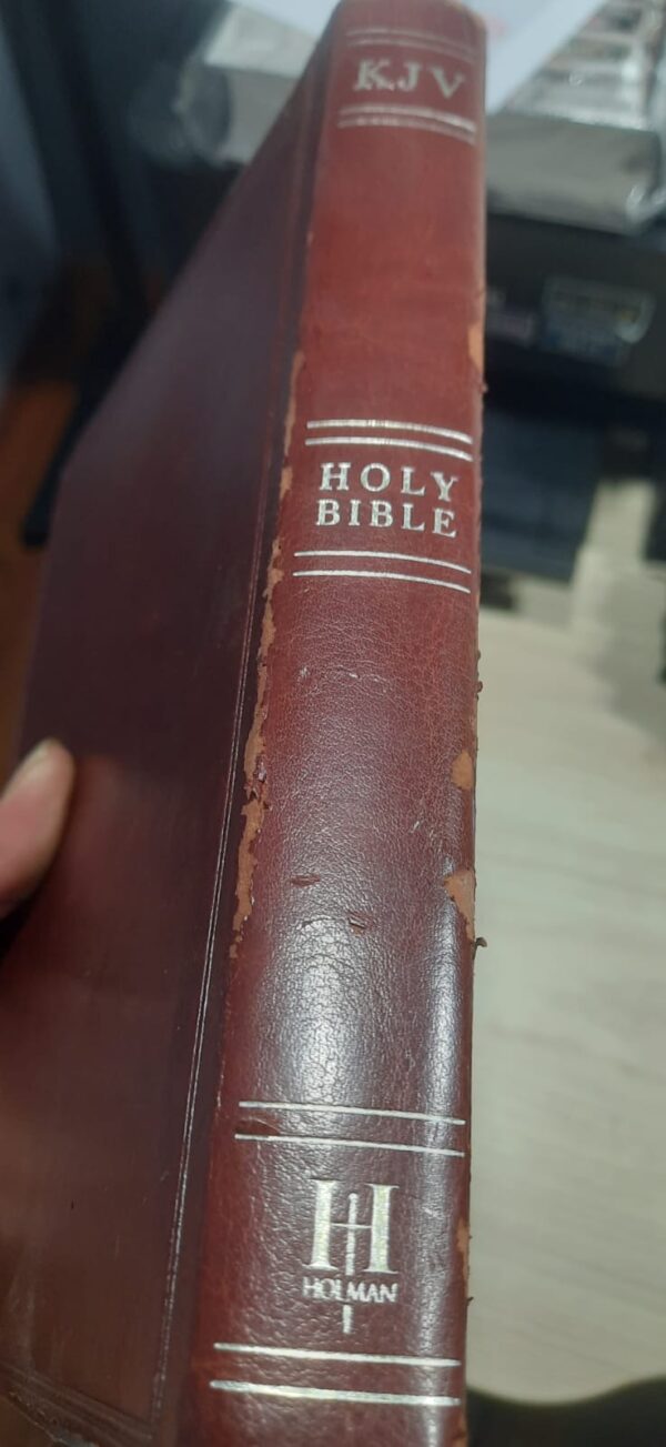 KJV center Coolum reference bible – Covers Damage – Not Used KJV center Coolum reference bible - Covers Damage - Not Used